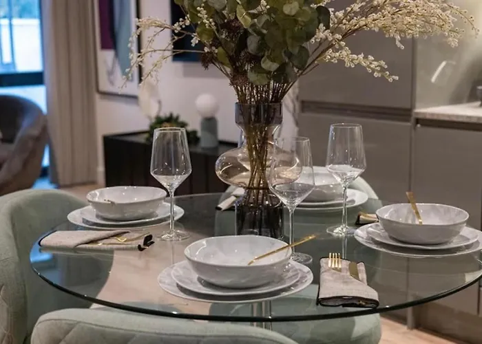 Luxury Modern, One Bedroom Flat